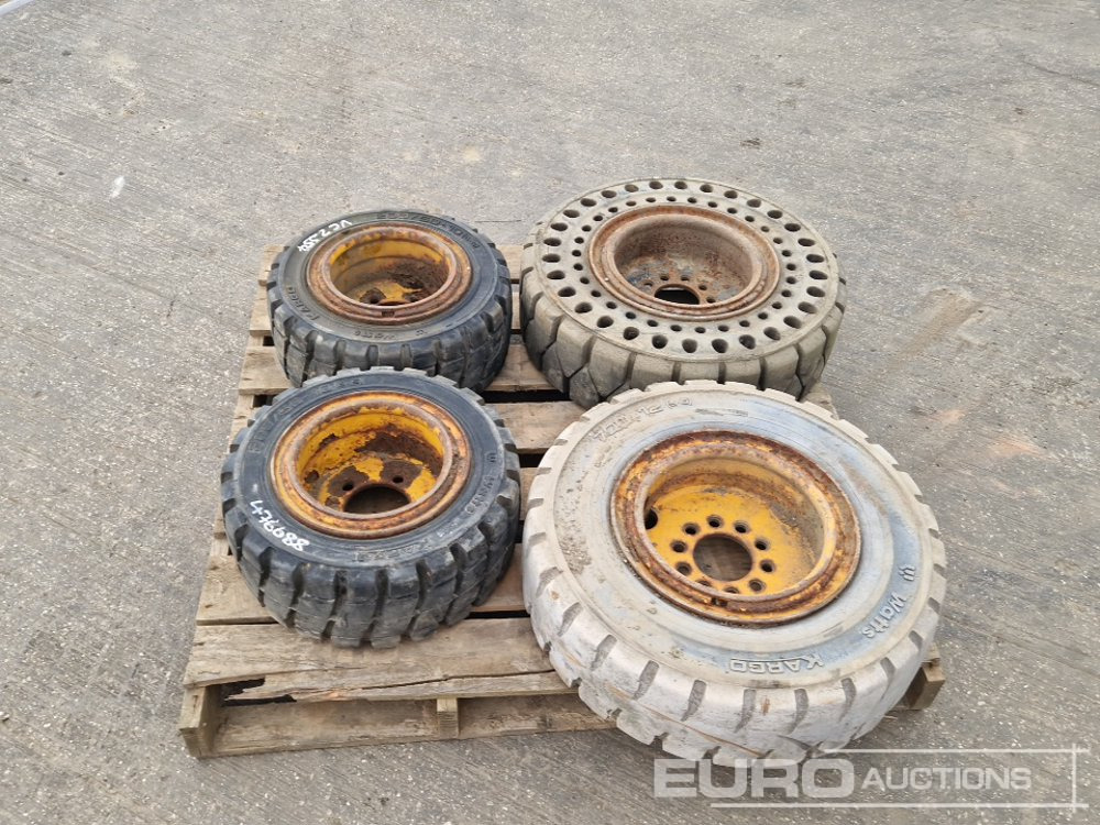 JCB Selection of Tyres to suit Teletruck - Band: afbeelding 2 JCB Selection of Tyres to suit Teletruck - Band: afbeelding 2
