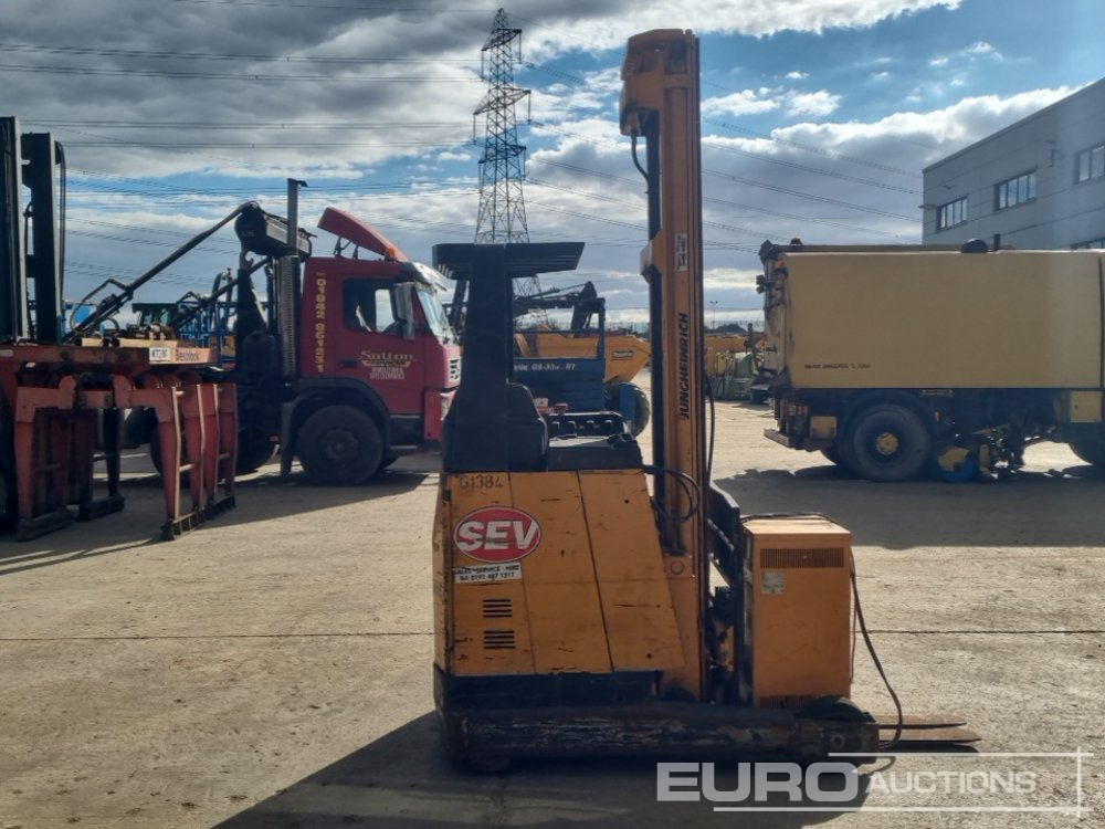 Jungheinrich Electric Side Loader Forklift, 3 Stage Free Lift Mast, Forks, Charger - Heftruck: afbeelding 2 Jungheinrich Electric Side Loader Forklift, 3 Stage Free Lift Mast, Forks, Charger - Heftruck: afbeelding 2