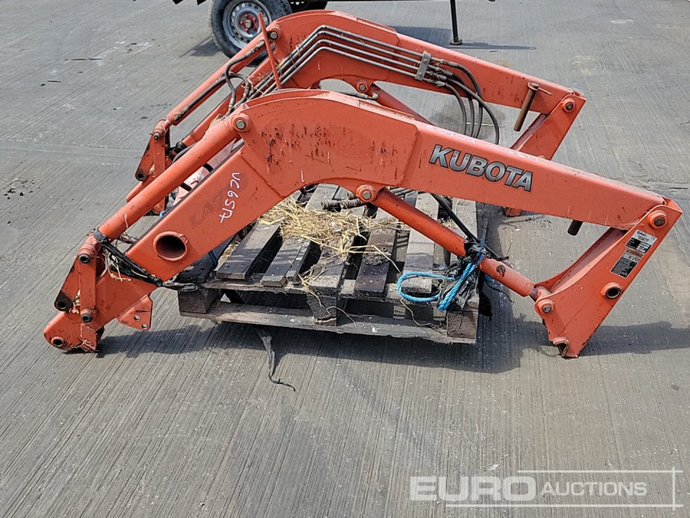 Kubota LA713EC - Landbouwmachine: afbeelding 2 Kubota LA713EC - Landbouwmachine: afbeelding 2