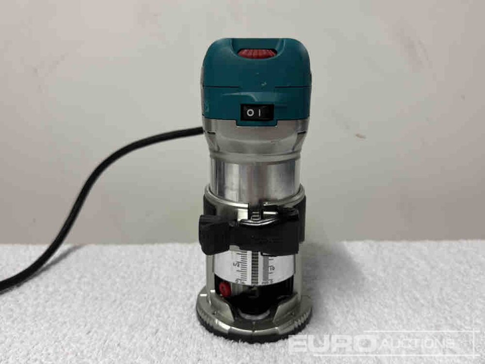 Makita RT0701C - Bouwmaterieel: afbeelding 5 Makita RT0701C - Bouwmaterieel: afbeelding 5
