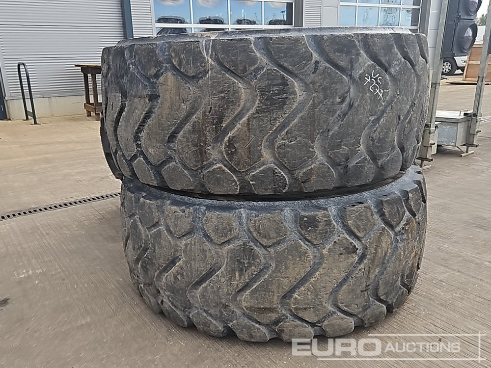 Michelin 26.5R25 Tyre (2 of), 500/70-24 Tye & Rim - Band: afbeelding 5 Michelin 26.5R25 Tyre (2 of), 500/70-24 Tye & Rim - Band: afbeelding 5