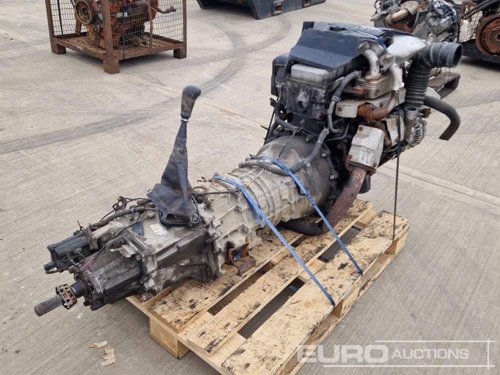 Mitsubishi 4 Cylinder Engine, Gearbox - Motor: afbeelding 5 Mitsubishi 4 Cylinder Engine, Gearbox - Motor: afbeelding 5