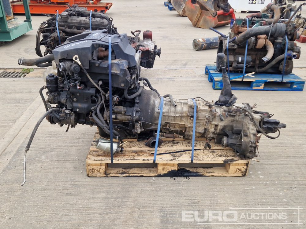 Mitsubishi 4 Cylinder Engine, Gearbox - Motor: afbeelding 2 Mitsubishi 4 Cylinder Engine, Gearbox - Motor: afbeelding 2