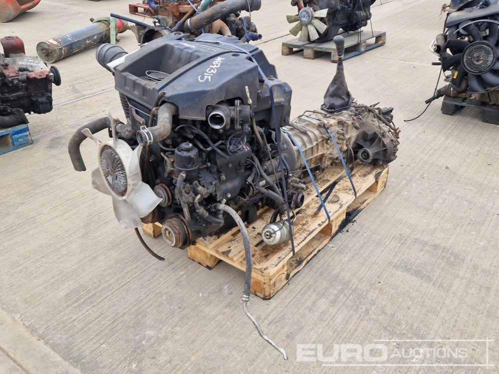 Mitsubishi 4 Cylinder Engine, Gearbox - Motor: afbeelding 1 Mitsubishi 4 Cylinder Engine, Gearbox - Motor: afbeelding 1