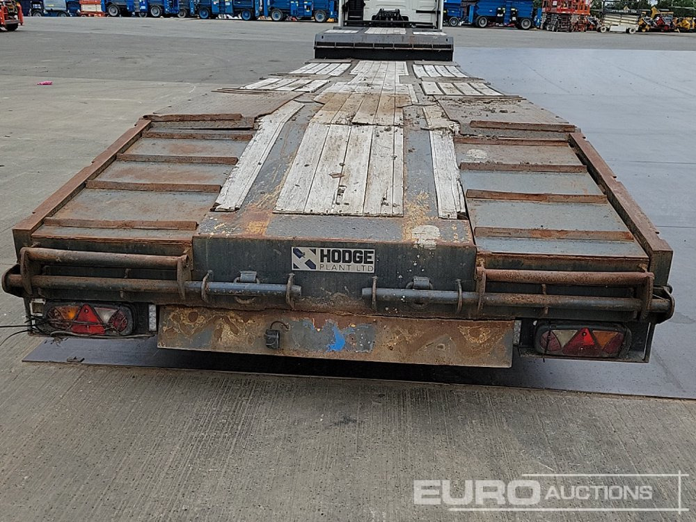 Montracon Tri Axle Step Frame Low Loader Trailer - Dieplader oplegger: afbeelding 4 Montracon Tri Axle Step Frame Low Loader Trailer - Dieplader oplegger: afbeelding 4
