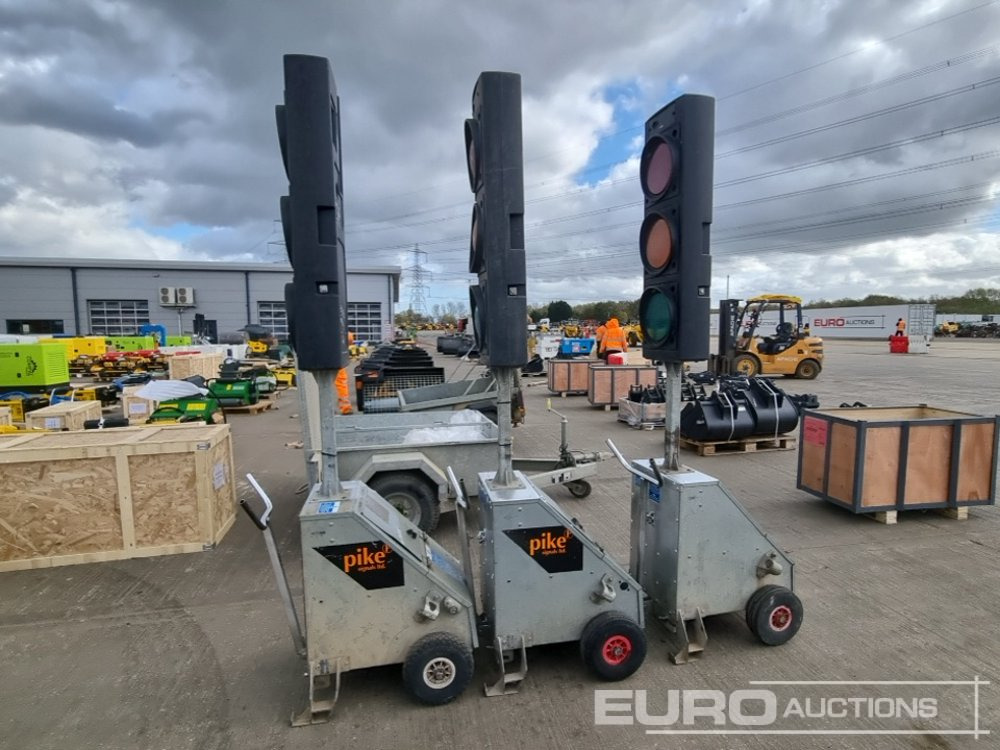 Pike Signals 3 Way Traffic Light System - Machinetransporter: afbeelding 2 Pike Signals 3 Way Traffic Light System - Machinetransporter: afbeelding 2