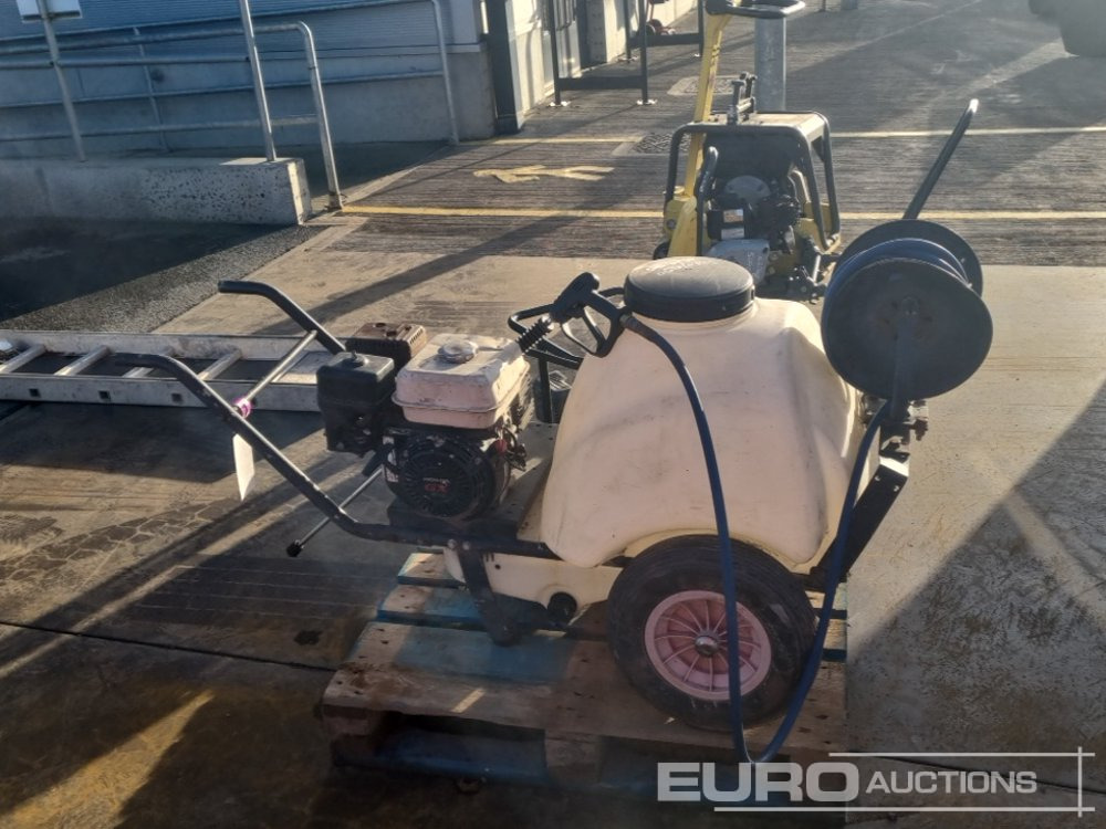 Plastic Water Bowser, Honda Pressure Washer - Hogedrukreiniger: afbeelding 2 Plastic Water Bowser, Honda Pressure Washer - Hogedrukreiniger: afbeelding 2
