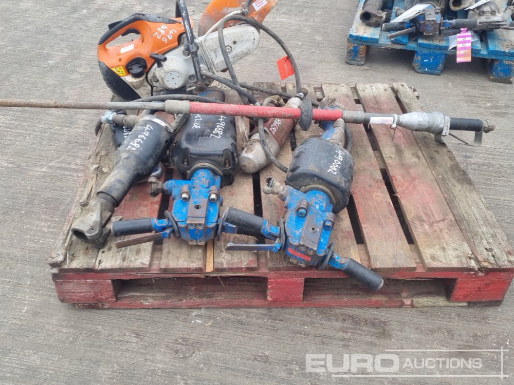 Stihl TS410 Petrol Quick Cut Saw, Pneumatic Hand Held Breaker (4 of), Pneumatic Concrete Poker, Hycon Hydraulic Core Drill - Asfaltmachine: afbeelding 3 Stihl TS410 Petrol Quick Cut Saw, Pneumatic Hand Held Breaker (4 of), Pneumatic Concrete Poker, Hycon Hydraulic Core Drill - Asfaltmachine: afbeelding 3