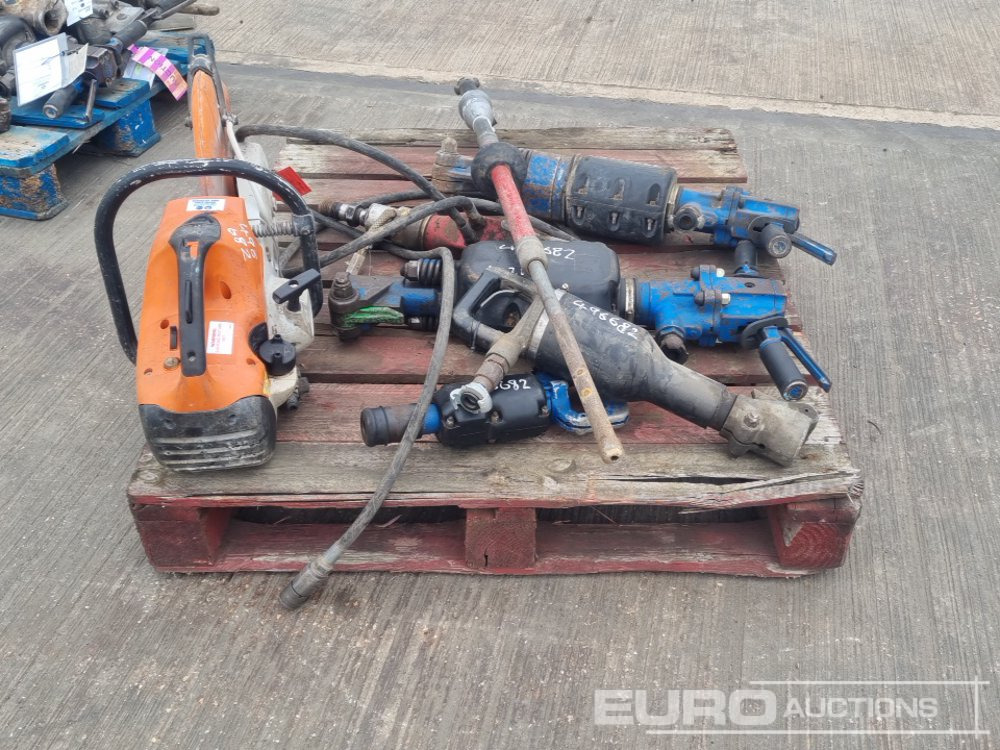 Stihl TS410 Petrol Quick Cut Saw, Pneumatic Hand Held Breaker (4 of), Pneumatic Concrete Poker, Hycon Hydraulic Core Drill - Asfaltmachine: afbeelding 1 Stihl TS410 Petrol Quick Cut Saw, Pneumatic Hand Held Breaker (4 of), Pneumatic Concrete Poker, Hycon Hydraulic Core Drill - Asfaltmachine: afbeelding 1
