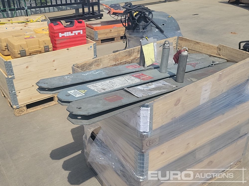 Stillage of Base Weights & Man Anchors (3 of) - Bouwmaterieel: afbeelding 5 Stillage of Base Weights & Man Anchors (3 of) - Bouwmaterieel: afbeelding 5