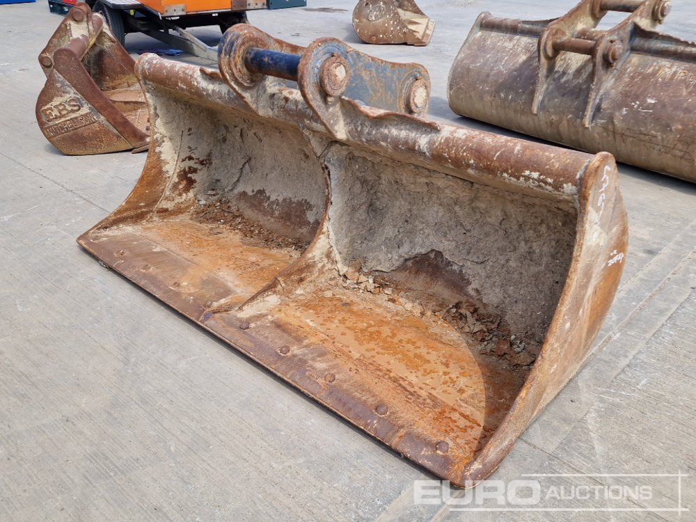 Strickland 84" Ditching Bucket 80mm Pin to suit 20 Ton Excavator - Bak: afbeelding 1 Strickland 84" Ditching Bucket 80mm Pin to suit 20 Ton Excavator - Bak: afbeelding 1