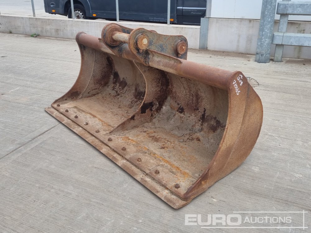 Strickland 84" Ditching Bucket 80mm Pin to suit 20 Ton Excavator - Bak: afbeelding 1 Strickland 84" Ditching Bucket 80mm Pin to suit 20 Ton Excavator - Bak: afbeelding 1
