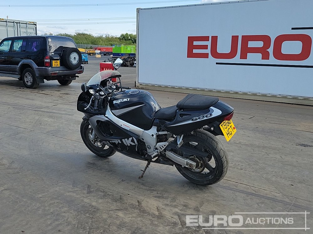 Suzuki GSX600 - Motorfiets: afbeelding 3 Suzuki GSX600 - Motorfiets: afbeelding 3