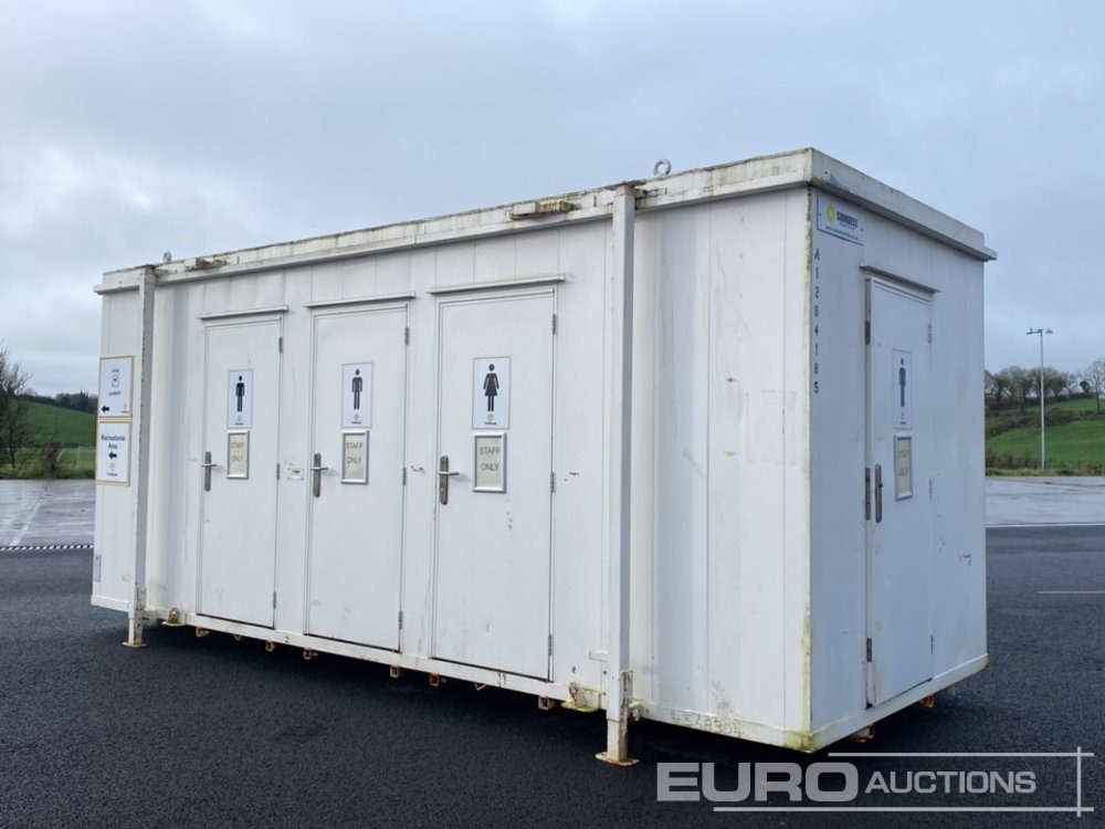 Thurston 20' x 9' Toilet Block (No Keys) (Cannot Be Reconsigned) - Zeecontainer: afbeelding 3 Thurston 20' x 9' Toilet Block (No Keys) (Cannot Be Reconsigned) - Zeecontainer: afbeelding 3