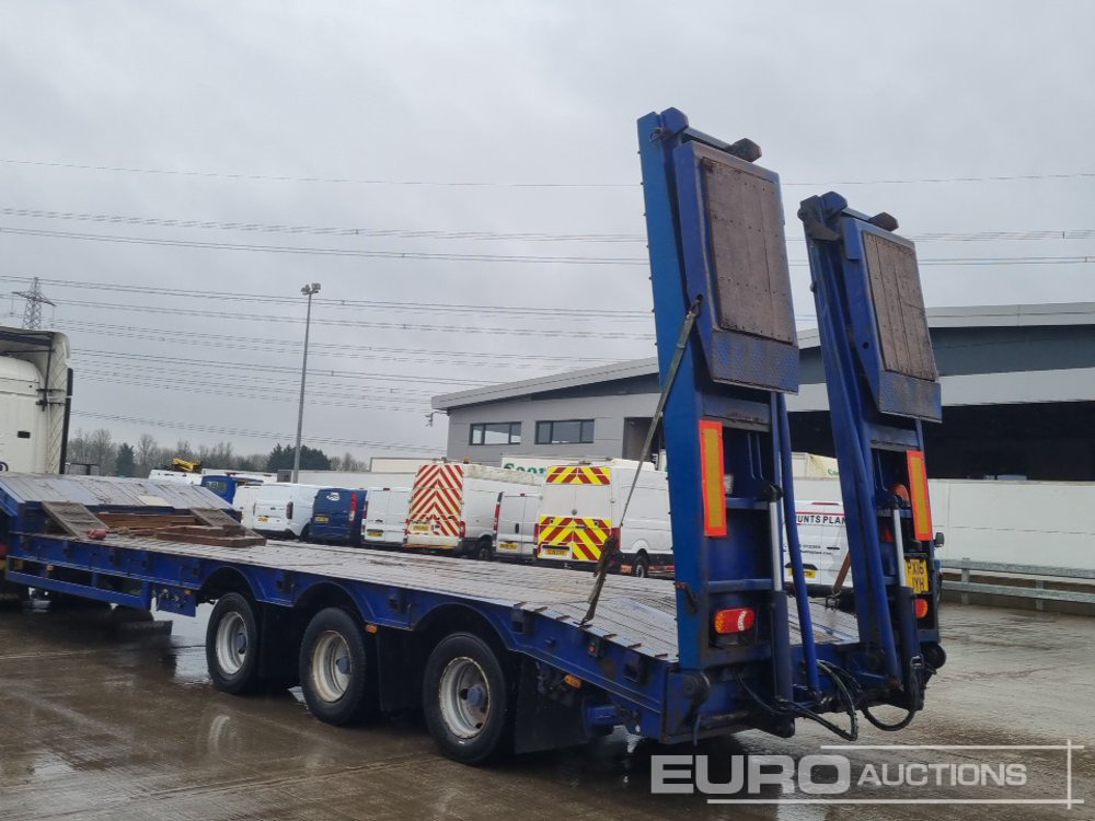 Tirsan Tri Axle Step Frame Low Loader Trailer, Neck Ramps, Out Riggers, Hydraulic Flip Toe Ramps - Dieplader oplegger: afbeelding 3 Tirsan Tri Axle Step Frame Low Loader Trailer, Neck Ramps, Out Riggers, Hydraulic Flip Toe Ramps - Dieplader oplegger: afbeelding 3