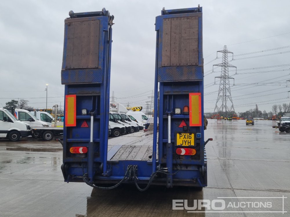 Tirsan Tri Axle Step Frame Low Loader Trailer, Neck Ramps, Out Riggers, Hydraulic Flip Toe Ramps - Dieplader oplegger: afbeelding 4 Tirsan Tri Axle Step Frame Low Loader Trailer, Neck Ramps, Out Riggers, Hydraulic Flip Toe Ramps - Dieplader oplegger: afbeelding 4