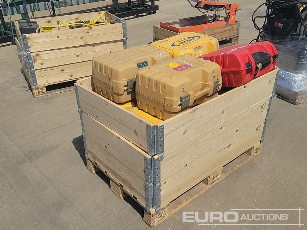 Topcon Pipe Laser (2 of), Spectra LL300S Laser Level (8 of), Hili PR 2-HS Laser Level - Bouwmaterieel: afbeelding 3 Topcon Pipe Laser (2 of), Spectra LL300S Laser Level (8 of), Hili PR 2-HS Laser Level - Bouwmaterieel: afbeelding 3