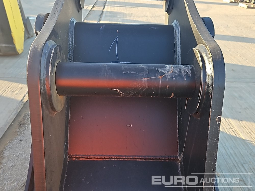 Nieuw Bak Unused 24" Digging Bucket 80mm Pin to suit 20 Ton Excavator: afbeelding 12 Nieuw Bak Unused 24" Digging Bucket 80mm Pin to suit 20 Ton Excavator: afbeelding 12