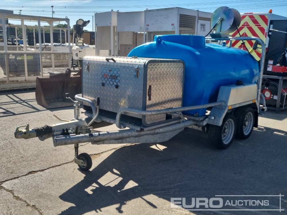 Unused Fuel Proof 2000 Litre Twin Axle Plastic Water Bowser, Karcher Petrol Hot Wash Pressure Washer, Honda Engine - Hogedrukreiniger: afbeelding 1 Unused Fuel Proof 2000 Litre Twin Axle Plastic Water Bowser, Karcher Petrol Hot Wash Pressure Washer, Honda Engine - Hogedrukreiniger: afbeelding 1