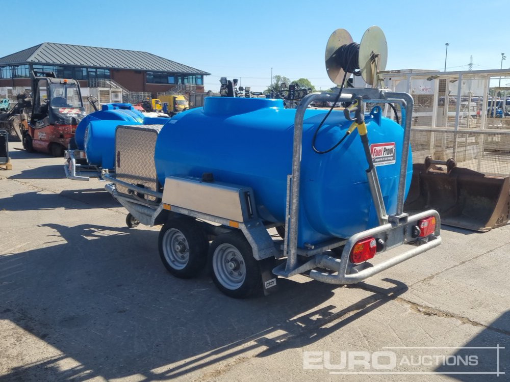 Unused Fuel Proof 2000 Litre Twin Axle Plastic Water Bowser, Karcher Petrol Hot Wash Pressure Washer, Honda Engine - Hogedrukreiniger: afbeelding 3 Unused Fuel Proof 2000 Litre Twin Axle Plastic Water Bowser, Karcher Petrol Hot Wash Pressure Washer, Honda Engine - Hogedrukreiniger: afbeelding 3