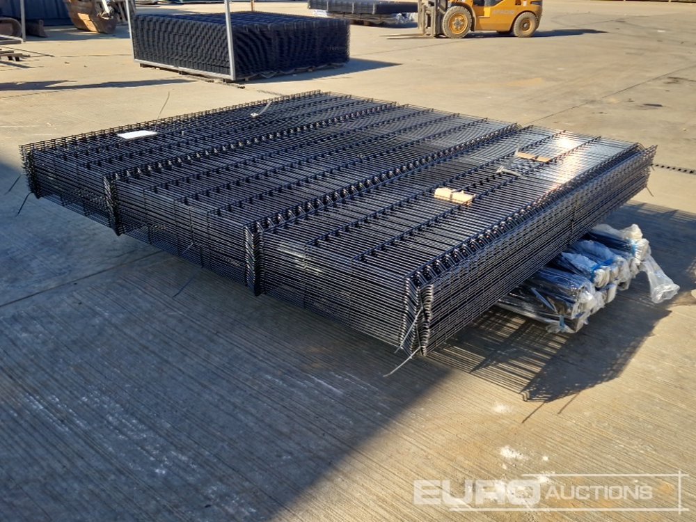 Unused Galvanised & Powder Coated Heavy Duty (5mm) Wire Mesh Fencing, 25 x H2.4m x W2.2m Panels, 26 x 60mm x 60mm x3m Posts, with Fittings (Black) - Werkplaats toebehoor: afbeelding 3 Unused Galvanised & Powder Coated Heavy Duty (5mm) Wire Mesh Fencing, 25 x H2.4m x W2.2m Panels, 26 x 60mm x 60mm x3m Posts, with Fittings (Black) - Werkplaats toebehoor: afbeelding 3