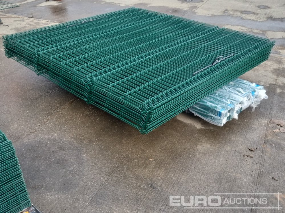 Bouwmaterieel Unused Galvanised & Powder Coated Heavy Duty (5mm) Wire Mesh Fencing, 25 x H2.4m x W2.2m Panels, 26 x 60mm x 60mm x3m Posts, with Fittings (Green): afbeelding 18