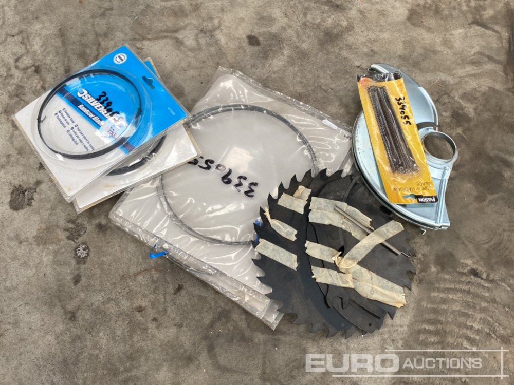 Unused Makita Chop Saw Blade and Cover, Band Saw Blades (3 of) - Werkplaats toebehoor: afbeelding 3 Unused Makita Chop Saw Blade and Cover, Band Saw Blades (3 of) - Werkplaats toebehoor: afbeelding 3