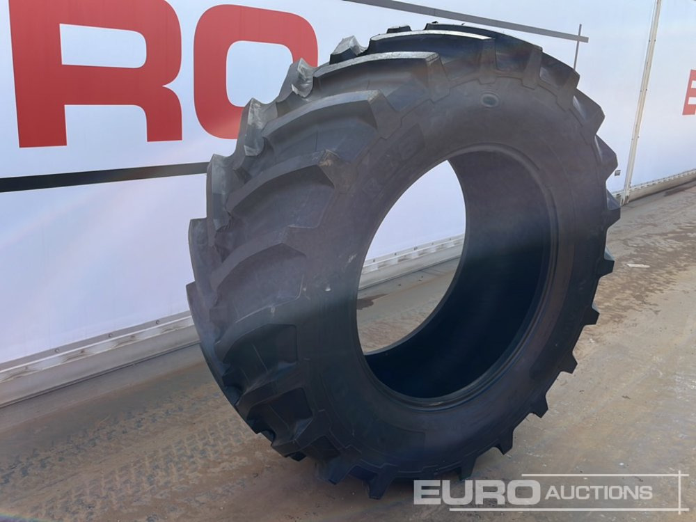 Unused Vannova 650/65R38-163 R1W Tyre (2 of) - Band: afbeelding 3 Unused Vannova 650/65R38-163 R1W Tyre (2 of) - Band: afbeelding 3