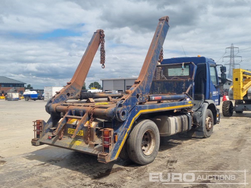 Volvo 4x2 Skip Loader Lorry, Extendable Arms, Manual Gearbox (Reg. Docs. & Plating Certificate Available) - Portaalarmsysteem vrachtwagen: afbeelding 5 Volvo 4x2 Skip Loader Lorry, Extendable Arms, Manual Gearbox (Reg. Docs. & Plating Certificate Available) - Portaalarmsysteem vrachtwagen: afbeelding 5