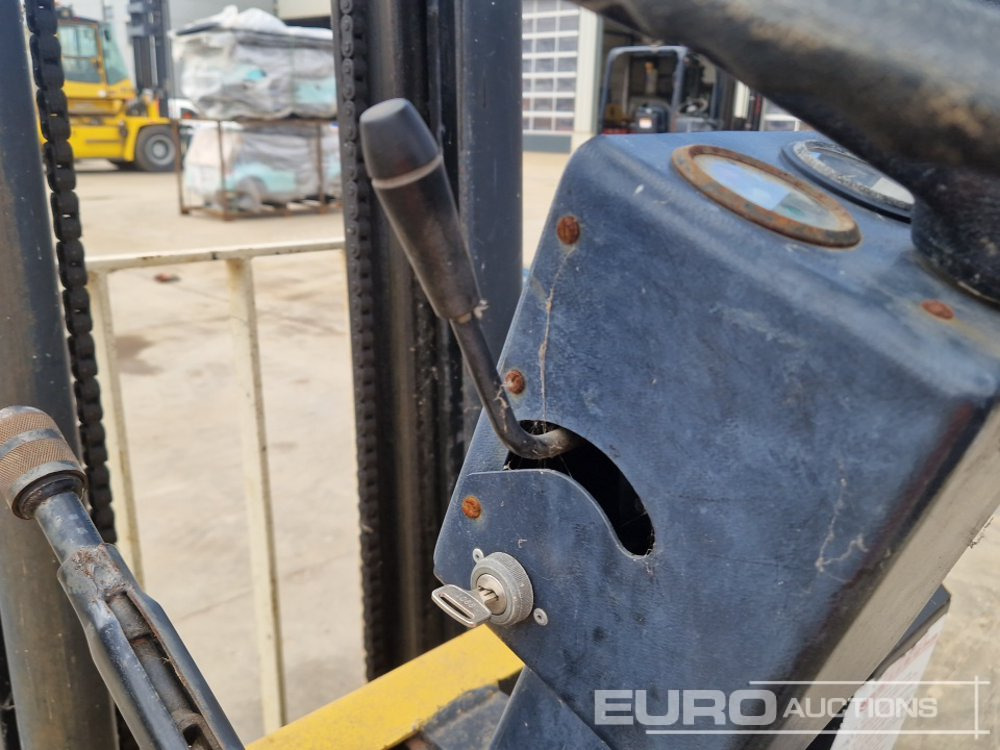 Elektrische heftruck Yale ERC12DAEV2160 Electric Forklift, 2 Stage Mast, Forks (No Drive): afbeelding 28