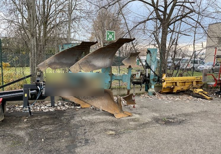 Aratro usato Nuova Comas - Ploeg: afbeelding 1 Aratro usato Nuova Comas - Ploeg: afbeelding 1