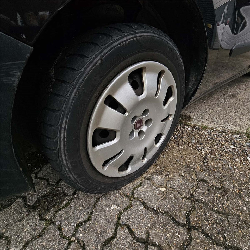 Leasing Fiat Doblò Cargo 1.3 Mjt 90 Fiat Doblò Cargo 1.3 Mjt 90: afbeelding 16 Leasing Fiat Doblò Cargo 1.3 Mjt 90 Fiat Doblò Cargo 1.3 Mjt 90: afbeelding 16