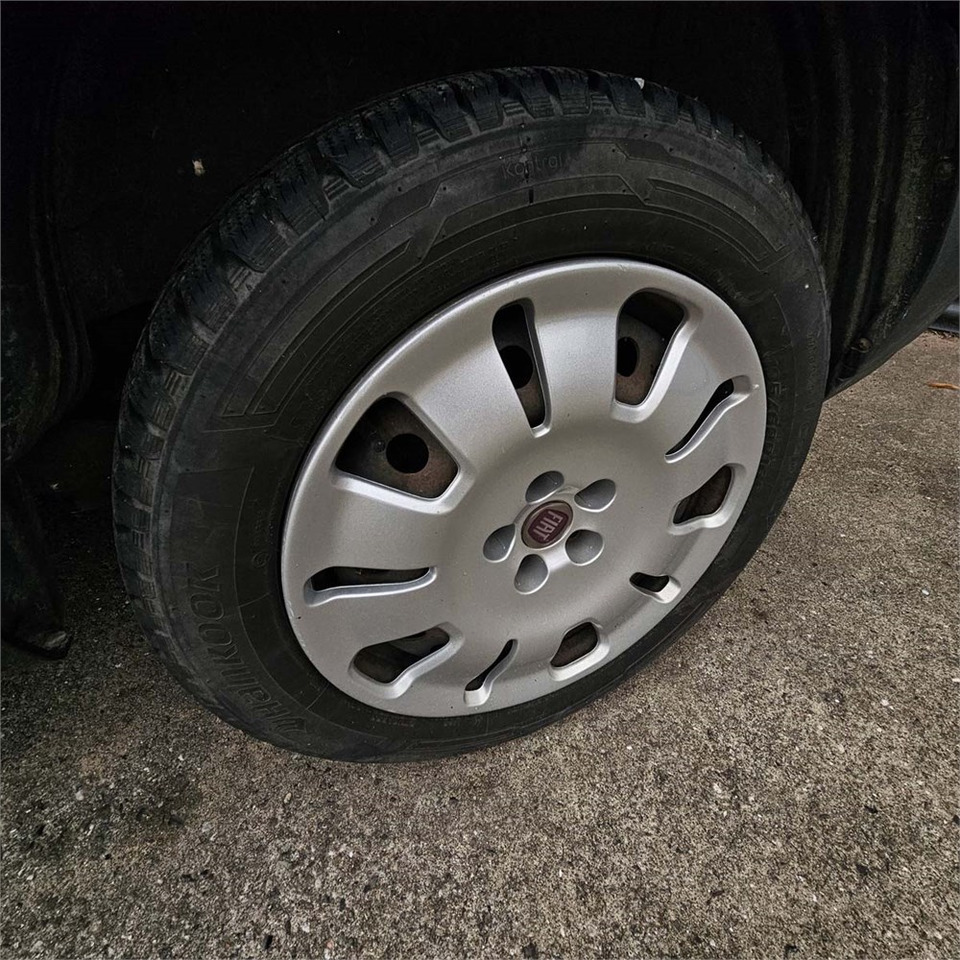 Leasing Fiat Doblò Cargo 1.3 Mjt 90 Fiat Doblò Cargo 1.3 Mjt 90: afbeelding 17 Leasing Fiat Doblò Cargo 1.3 Mjt 90 Fiat Doblò Cargo 1.3 Mjt 90: afbeelding 17