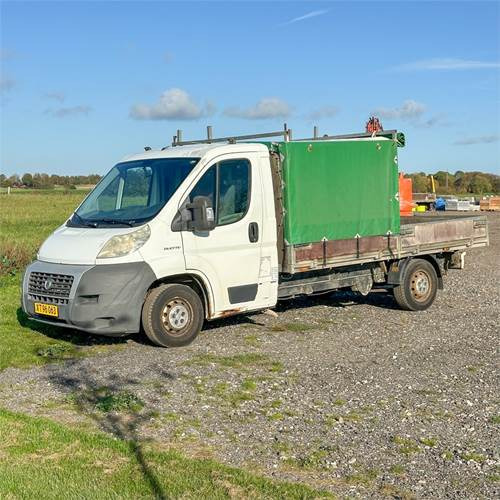 Fiat Ducato 35L ladvogn - Vrachtwagen met open laadbak: afbeelding 2 Fiat Ducato 35L ladvogn - Vrachtwagen met open laadbak: afbeelding 2