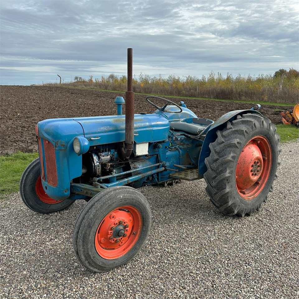 Ford Dexta T3 - Tractor: afbeelding 2 Ford Dexta T3 - Tractor: afbeelding 2