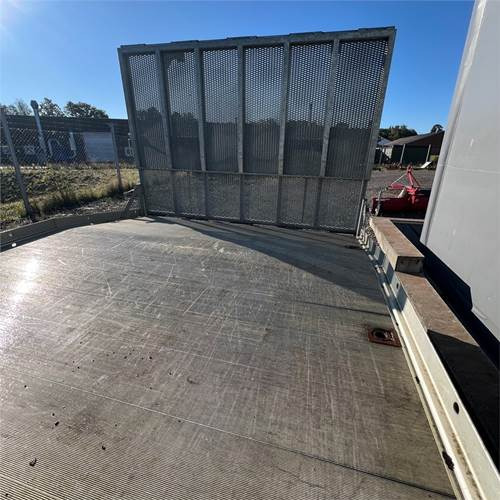 Vrachtwagen met open laadbak Ford Transit 2.0 Tdci: afbeelding 30 Vrachtwagen met open laadbak Ford Transit 2.0 Tdci: afbeelding 30