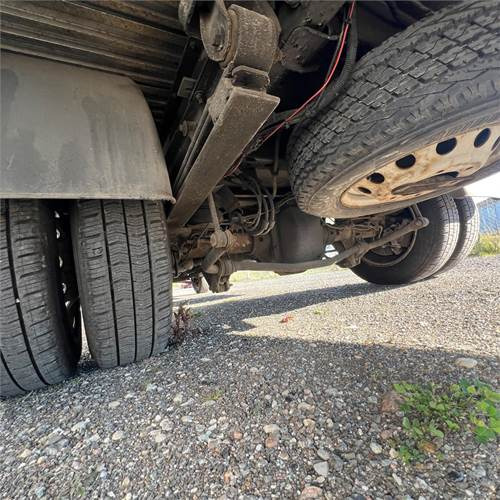 Vrachtwagen met open laadbak Ford Transit 2.0 Tdci: afbeelding 35 Vrachtwagen met open laadbak Ford Transit 2.0 Tdci: afbeelding 35