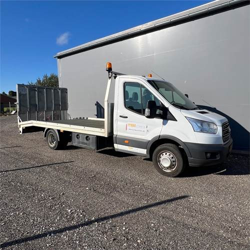 Vrachtwagen met open laadbak Ford Transit 2.0 Tdci: afbeelding 10 Vrachtwagen met open laadbak Ford Transit 2.0 Tdci: afbeelding 10