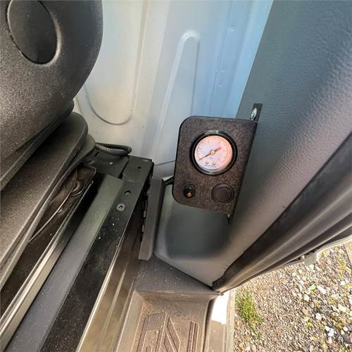 Vrachtwagen met open laadbak Ford Transit 2.0 Tdci: afbeelding 16 Vrachtwagen met open laadbak Ford Transit 2.0 Tdci: afbeelding 16