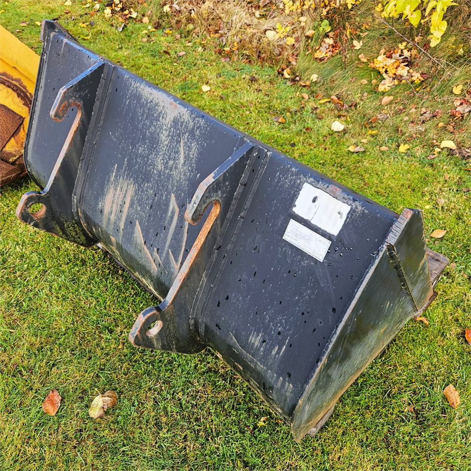 Giant 130 cm - Voorladerbak: afbeelding 5 Giant 130 cm - Voorladerbak: afbeelding 5