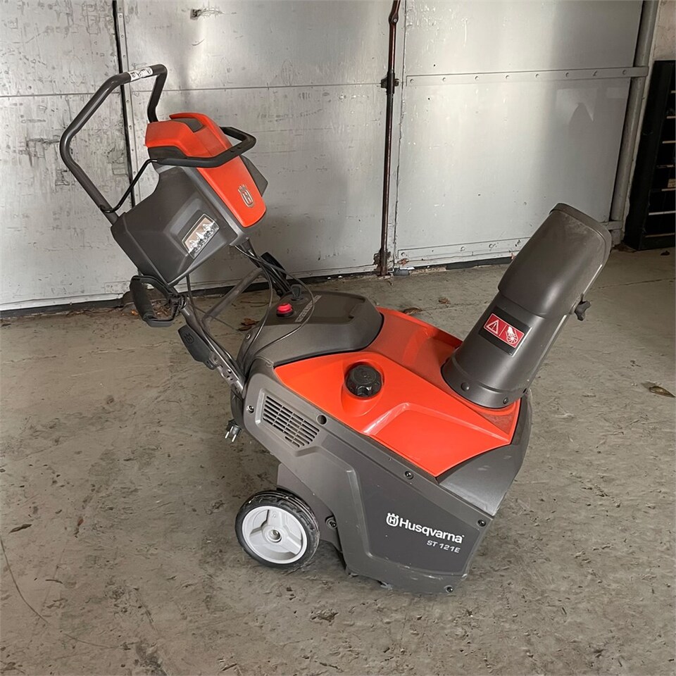 Husqvarna ST 121 E - Tuinmachine: afbeelding 5 Husqvarna ST 121 E - Tuinmachine: afbeelding 5