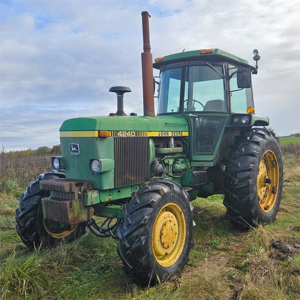 John Deere 4240 - Tractor: afbeelding 3 John Deere 4240 - Tractor: afbeelding 3