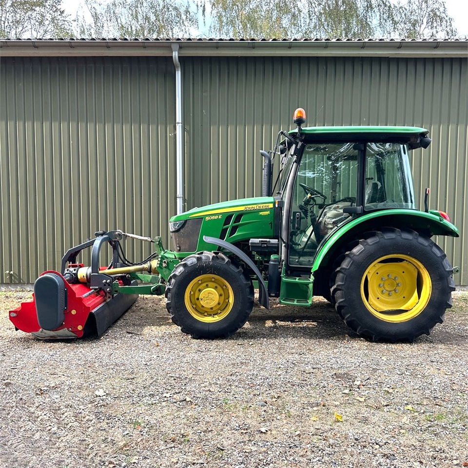 John Deere 5058 E - Tractor: afbeelding 4 John Deere 5058 E - Tractor: afbeelding 4