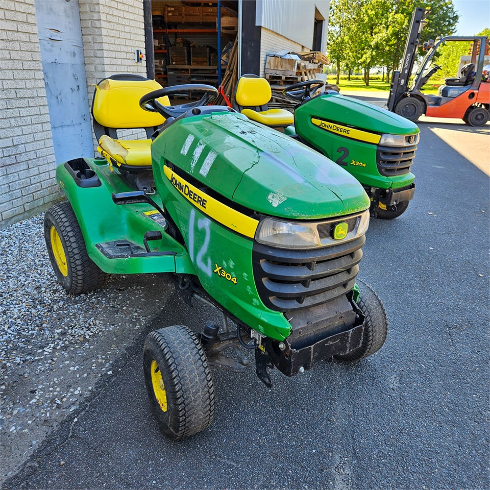 Gazonmaaier John Deere X304: afbeelding 24