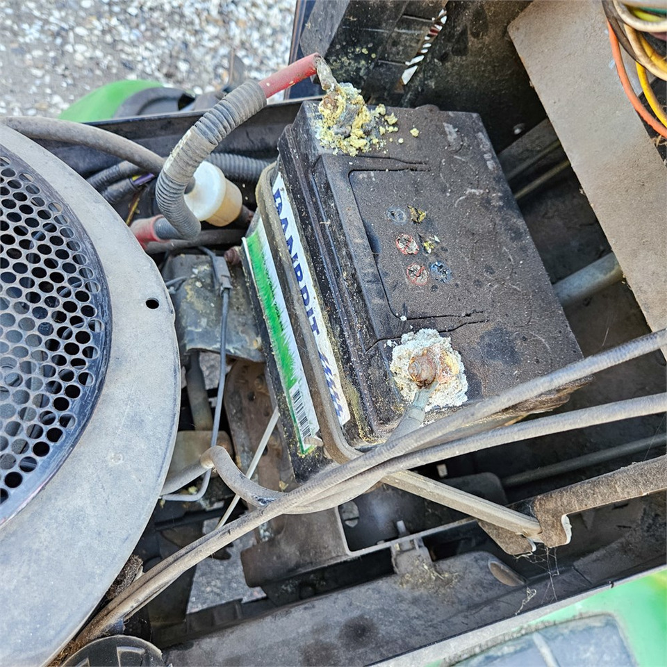 Gazonmaaier John Deere X304: afbeelding 31