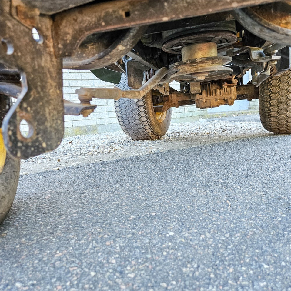 Gazonmaaier John Deere X304: afbeelding 36