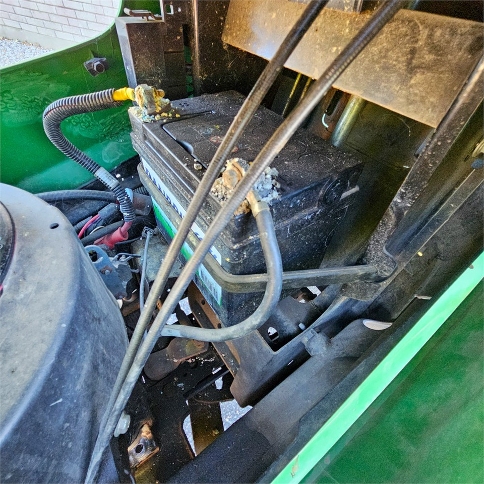 Gazonmaaier John Deere X304: afbeelding 14