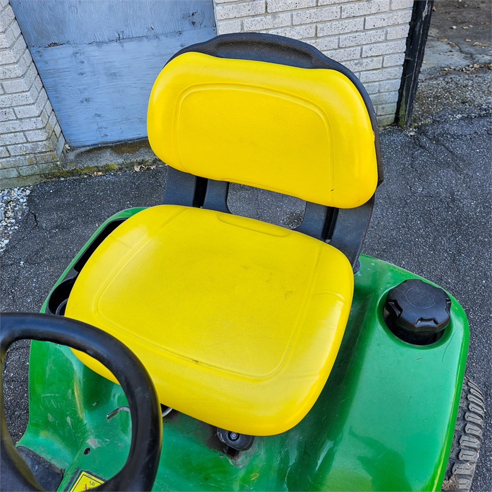 Gazonmaaier John Deere X304: afbeelding 44