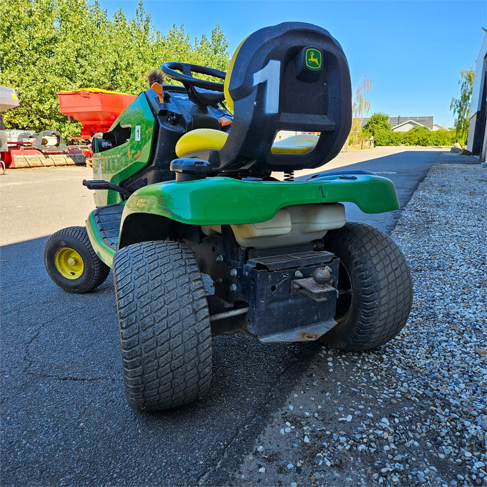 John Deere X304 - Gazonmaaier: afbeelding 5 John Deere X304 - Gazonmaaier: afbeelding 5