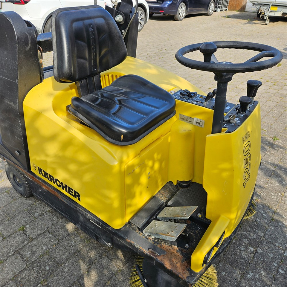Industriële veegmachine Kärcher KMR 1250 B: afbeelding 6 Industriële veegmachine Kärcher KMR 1250 B: afbeelding 6